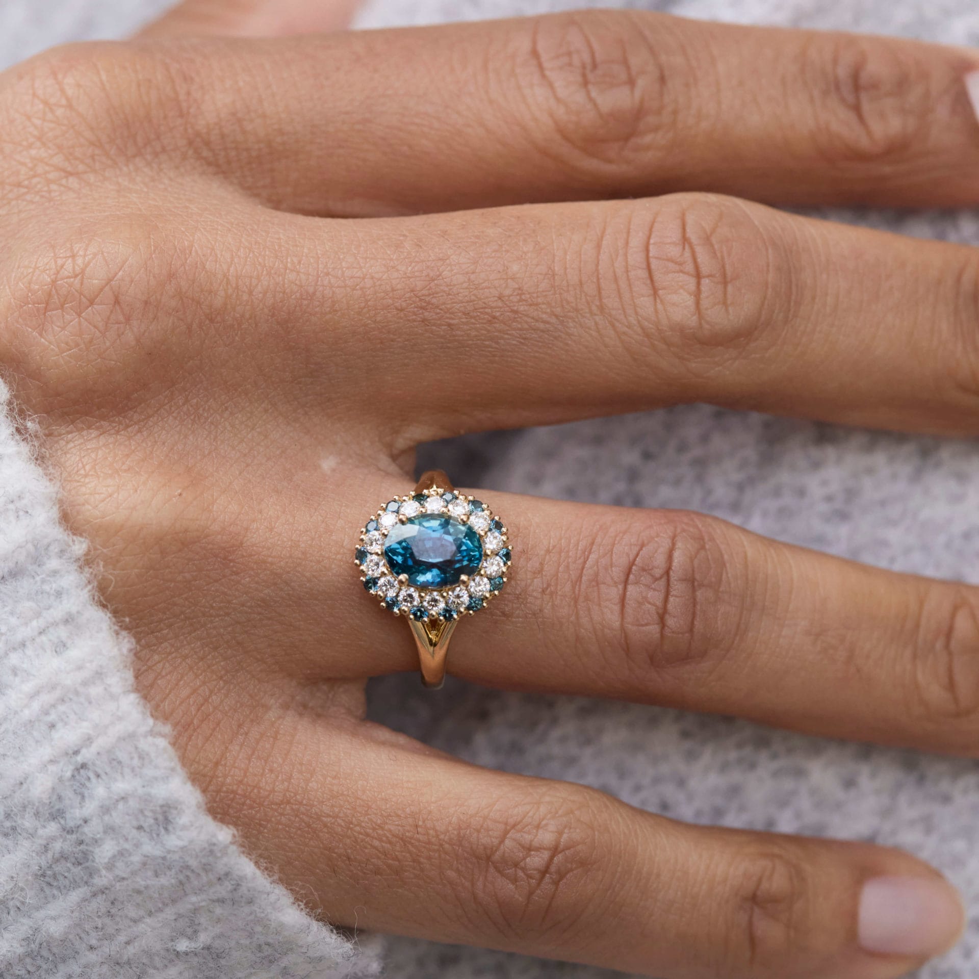 Bague Colombo - Saphir Indigo 3.07 carats – Image 4