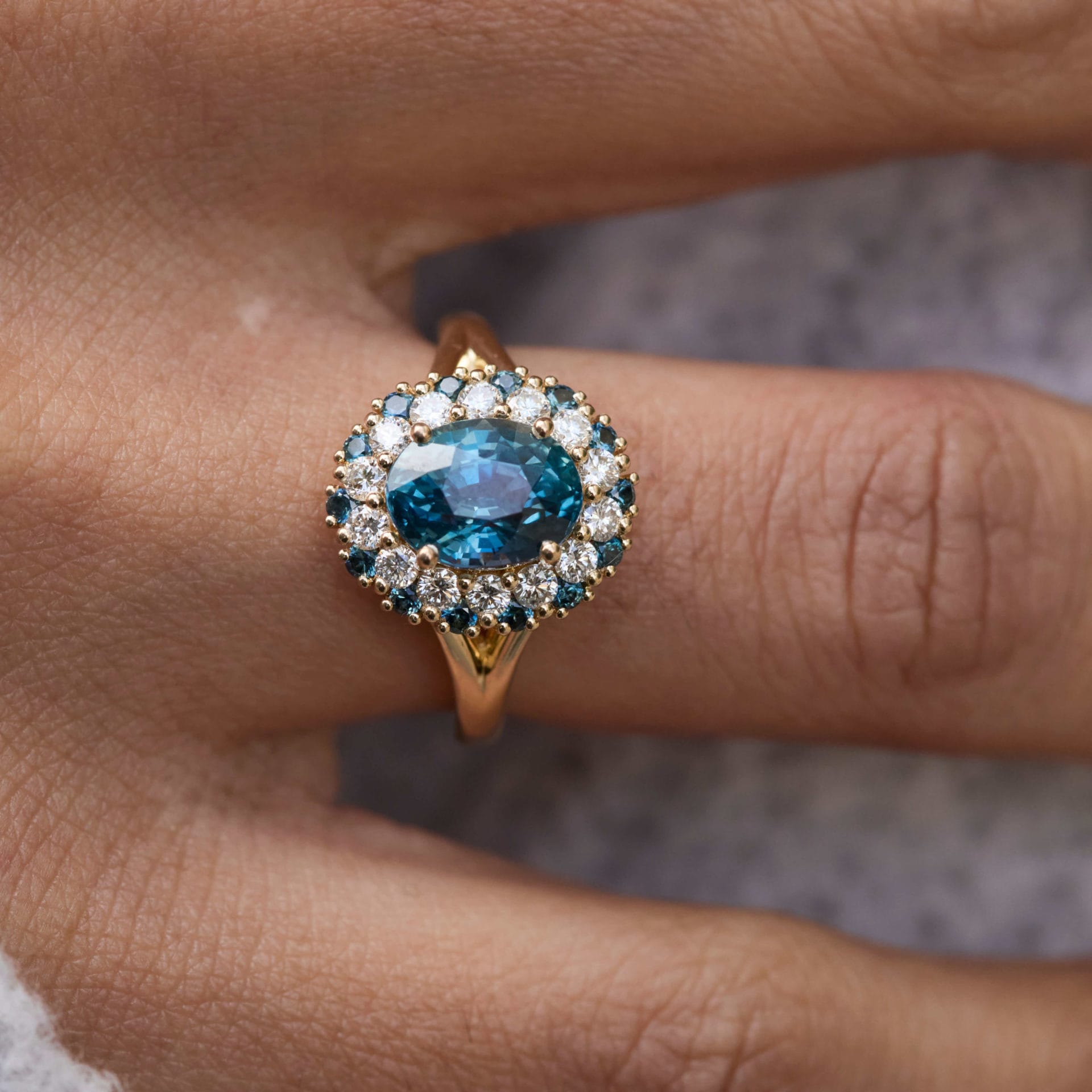 Bague Colombo - Saphir Indigo 3.07 carats – Image 3