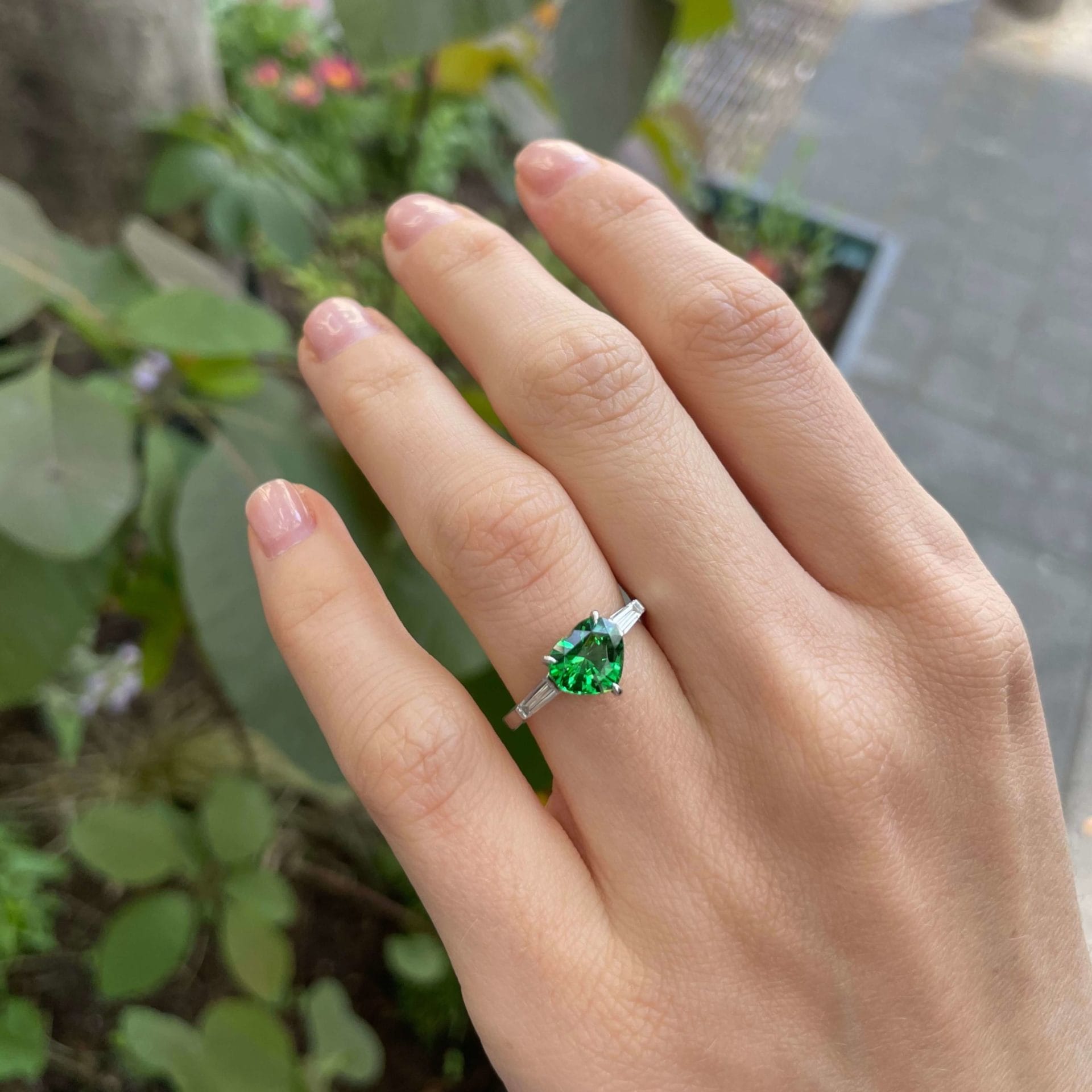 Bague Elahera - Tsavorite 2.11 carats – Image 3
