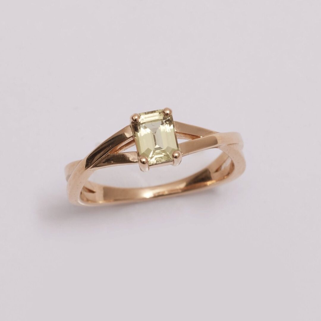 Bague Rosa - Saphir Jaune 0.81 carats