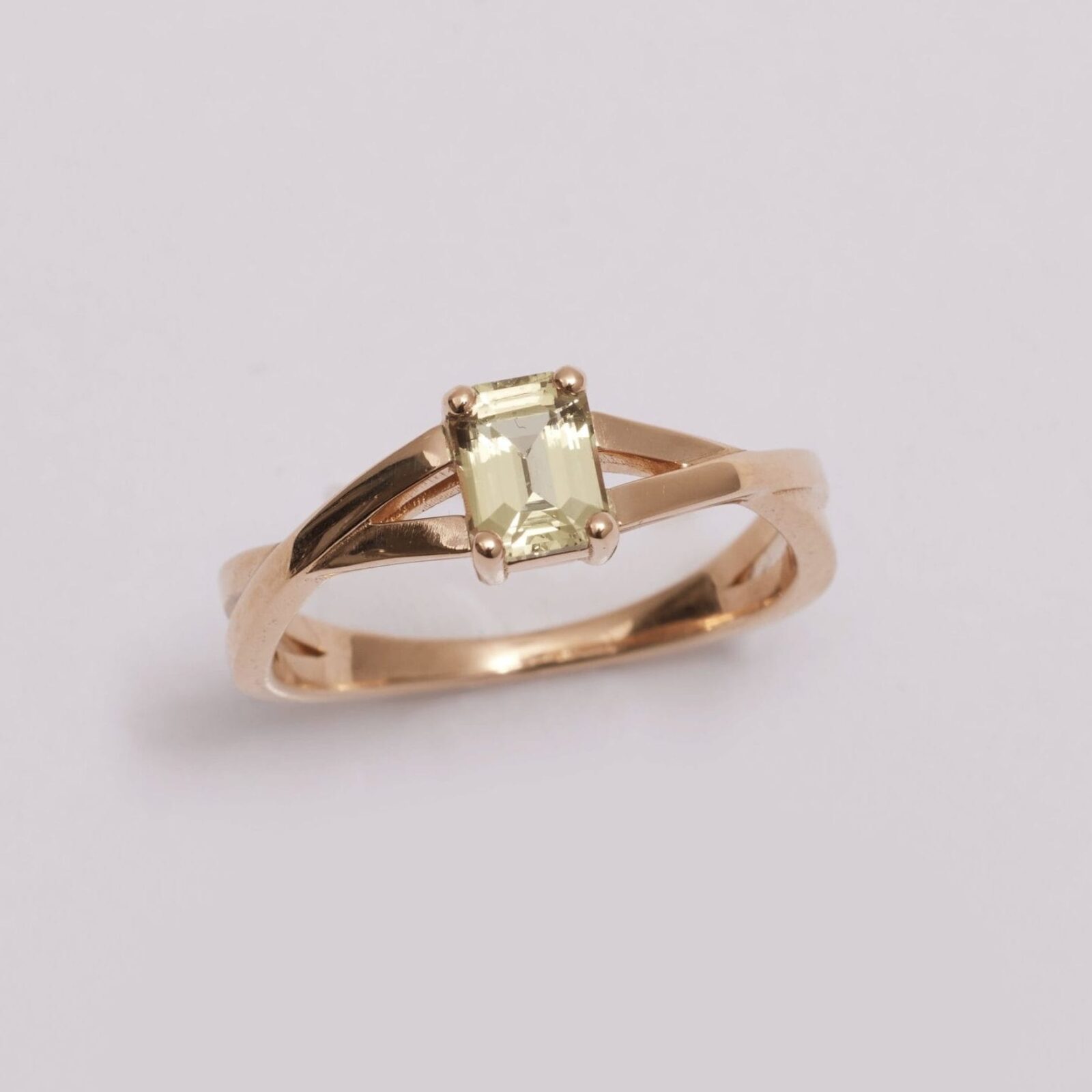 Bague Rosa - Saphir Jaune 0.81 carats