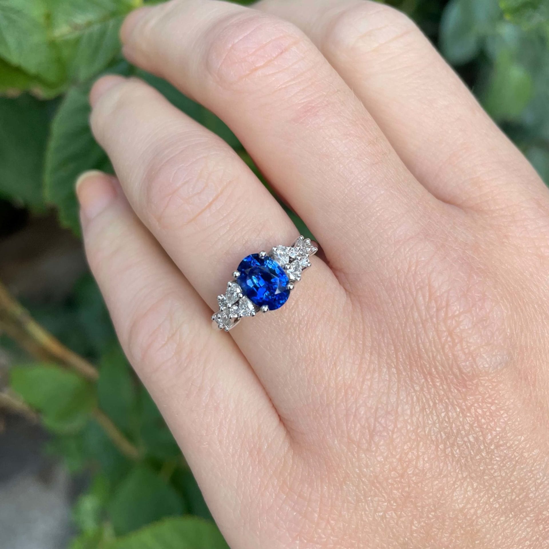 Bague Horana Poire - Saphir Peacock 1.56 carats – Image 2