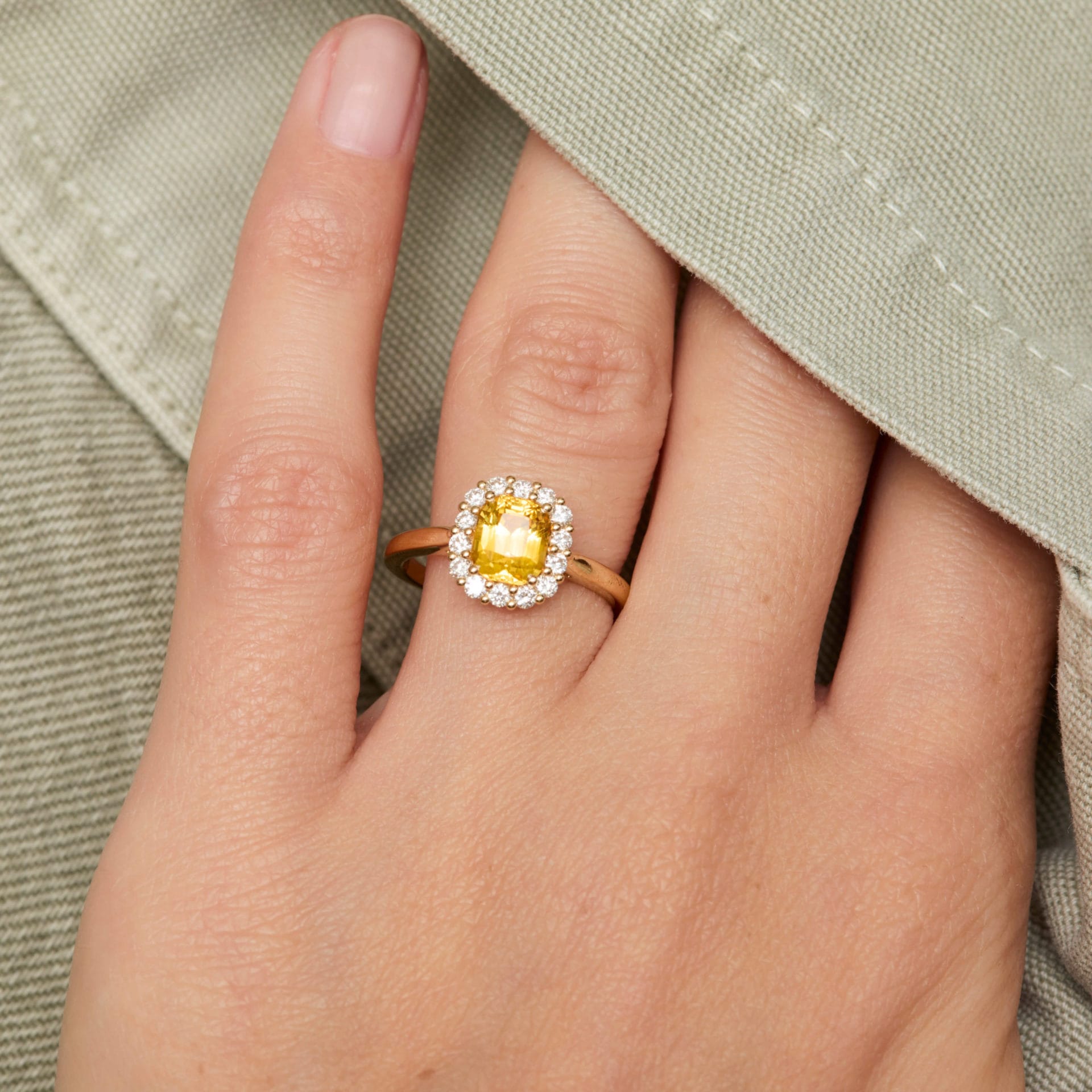 Bague Matara - Saphir Jaune 1.65 carats – Image 2