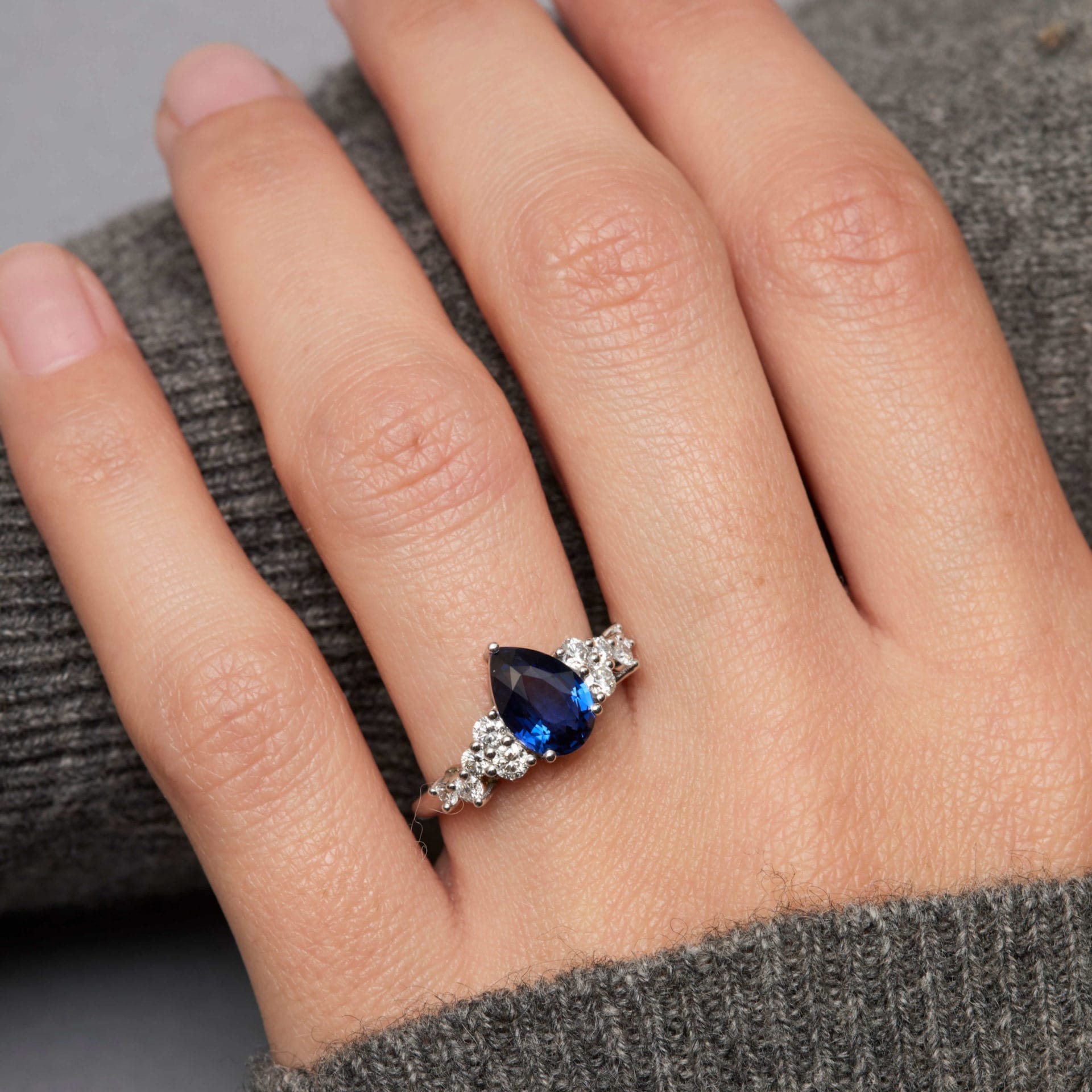 Bague Horana - Saphir Peacock 2.10 carats – Image 2