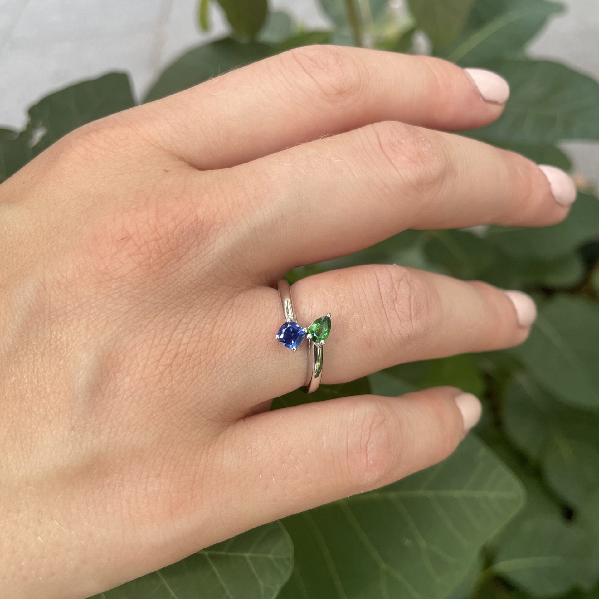 Toi et Moi - Saphir Vivid Blue et Tsavorite – Image 2