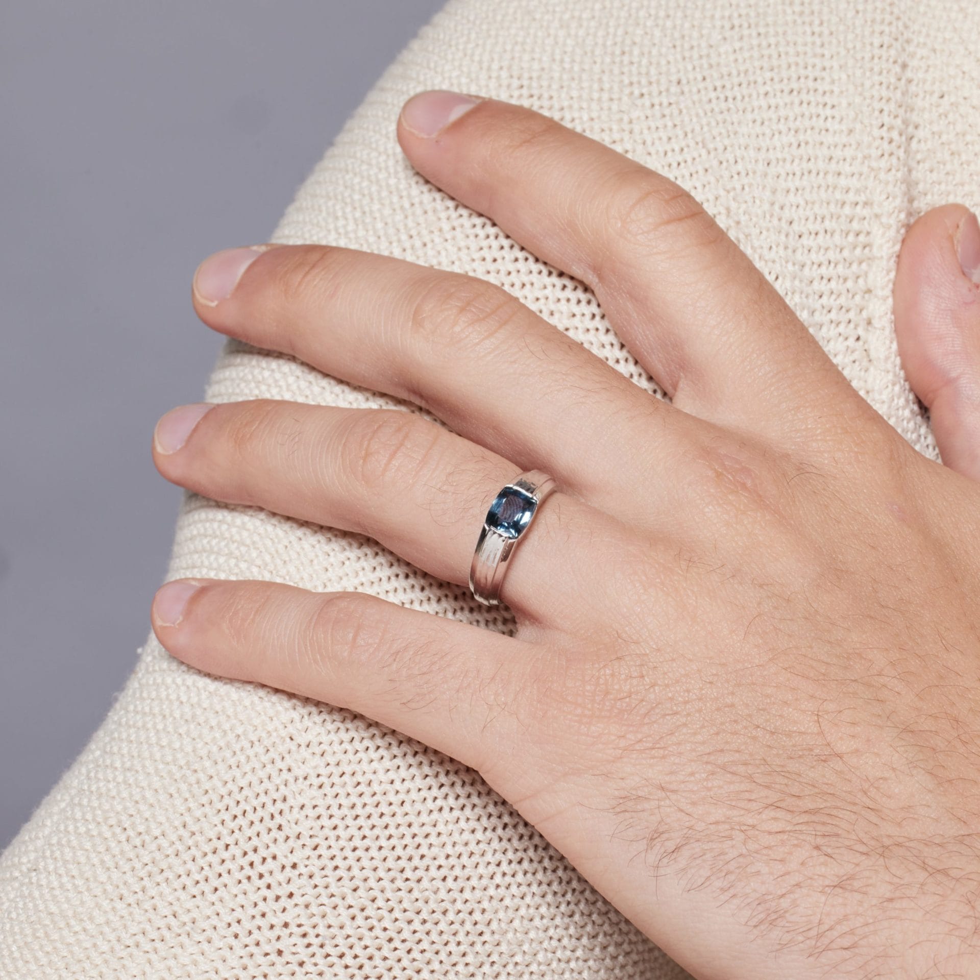 Bague Gabriel - Saphir Teal 2.02 carats – Image 2