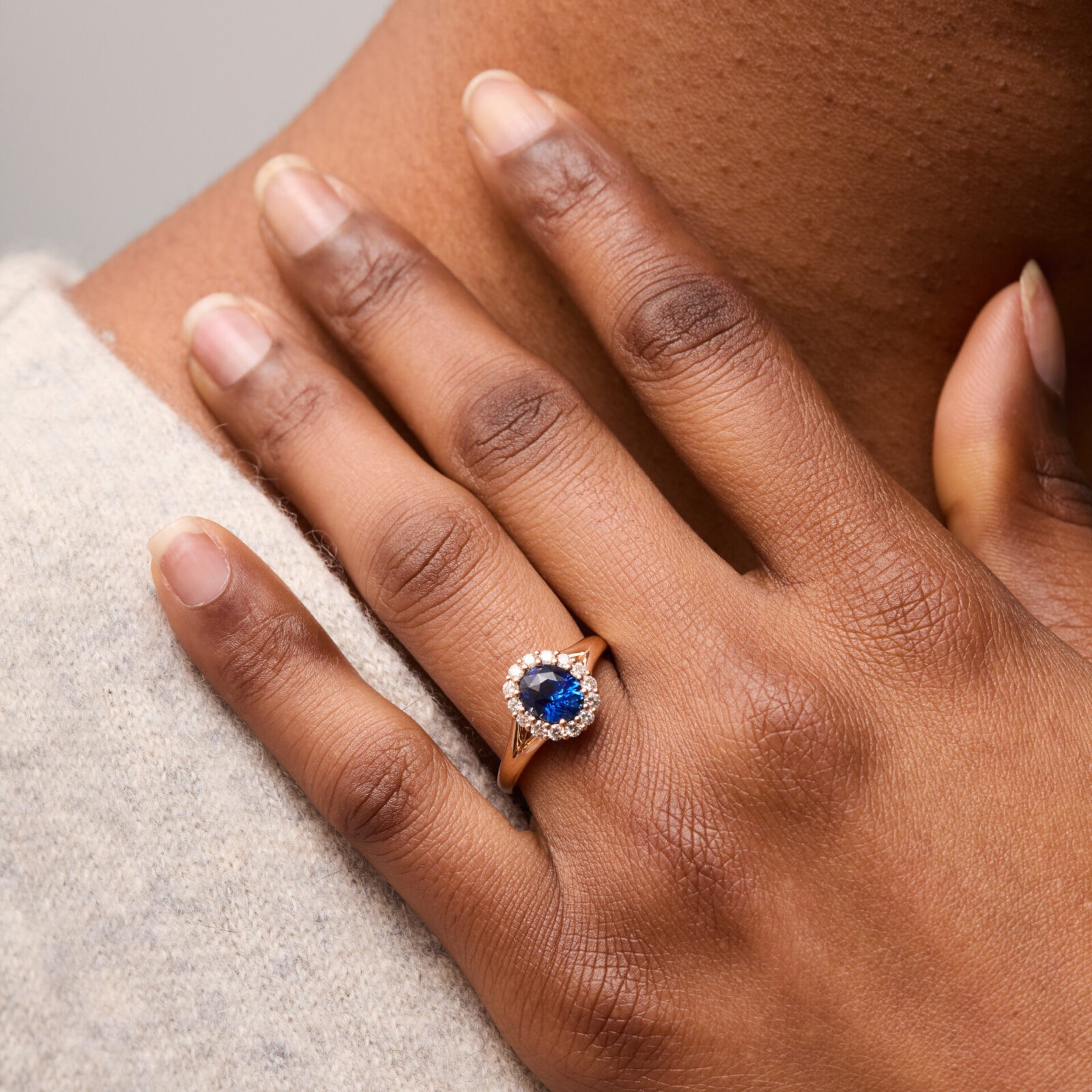 Bague Matara - Saphir Peacock 1.57 carats – Image 2